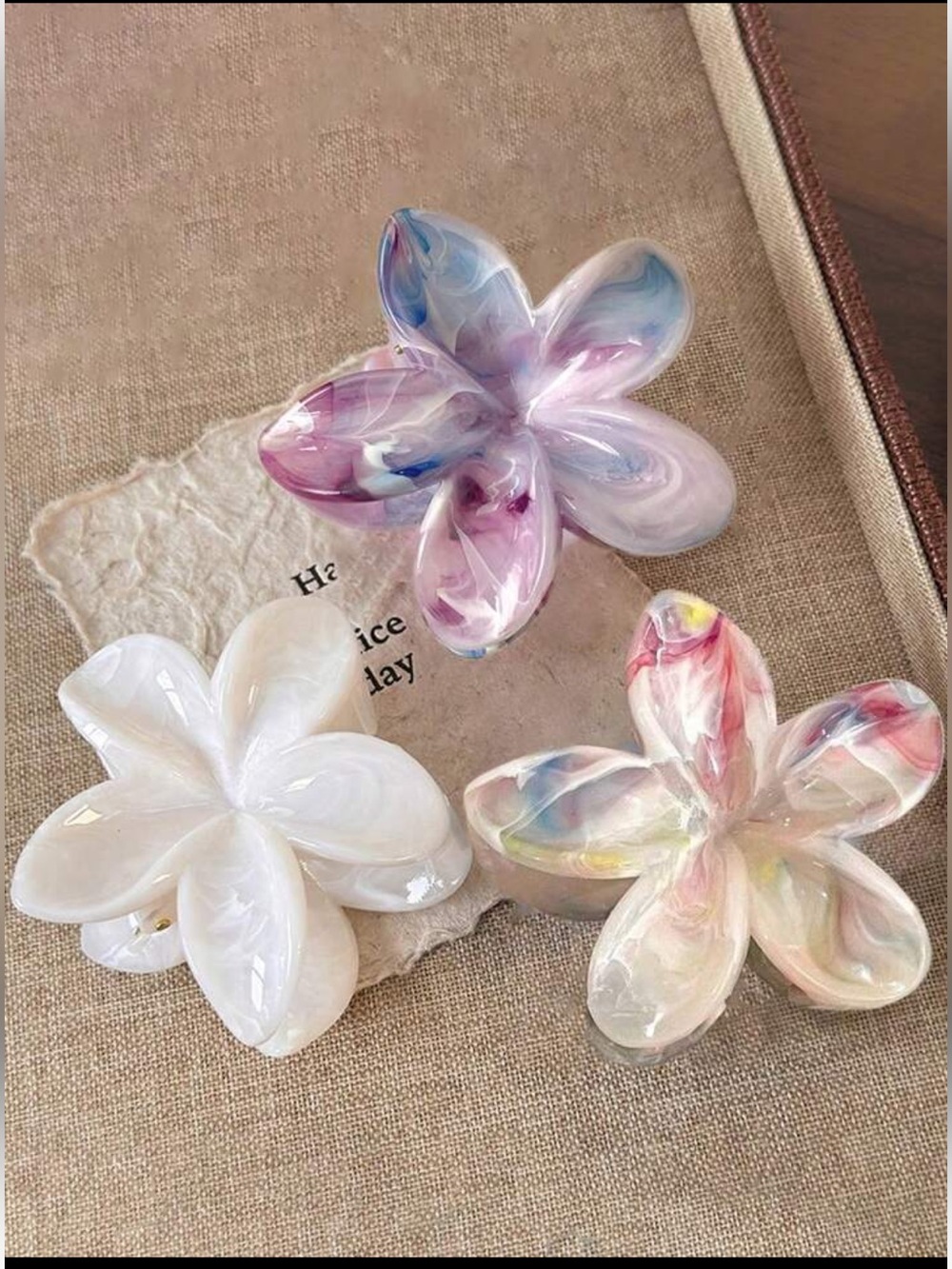 Set of 3 watercolor daisy hair claws